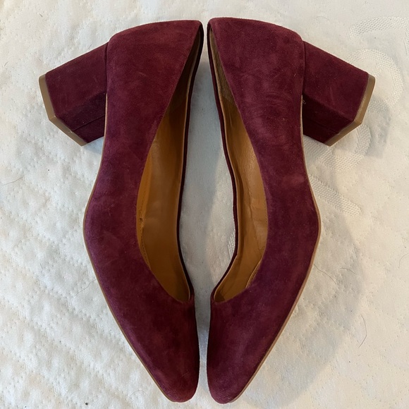J Crew Factory women’s low heels, suede burgundy - Picture 3 of 4